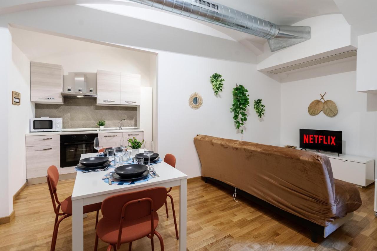 Centro Storico Duomo A 5 Minuti Wifi Netflix Appartement *